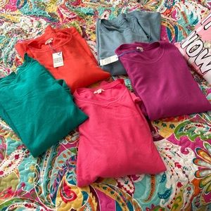 Lot of 5 sweater tunics with pockets. Size M/L NWT